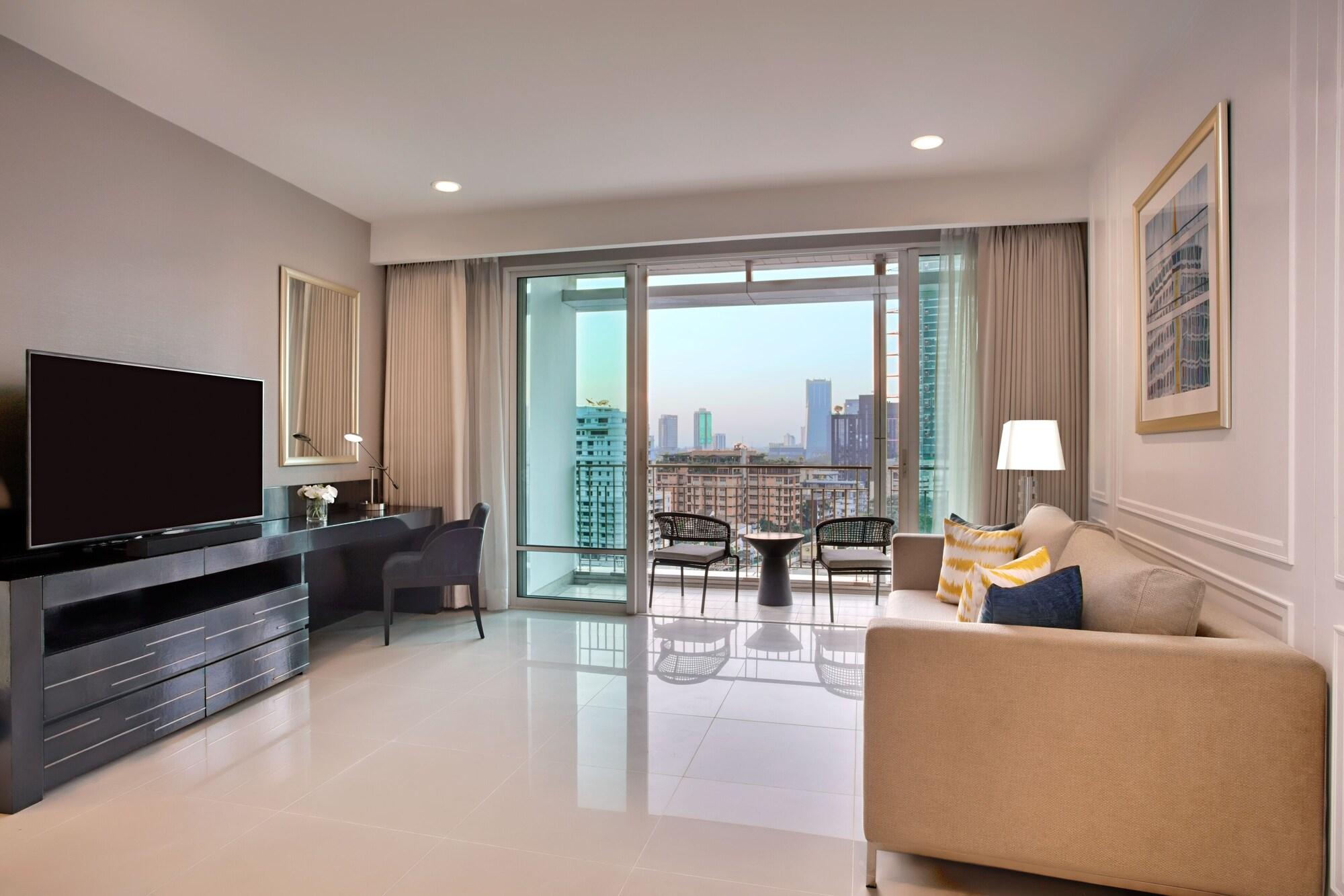 Dusit Suites Hotel Ratchadamri, בנגקוק מראה חיצוני תמונה Living room