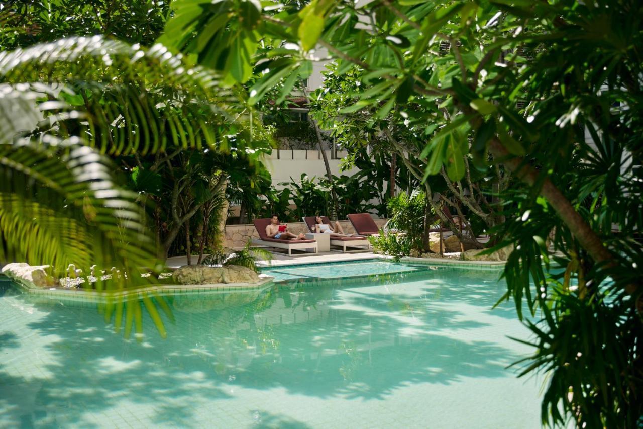 Dusit Suites Hotel Ratchadamri, בנגקוק מראה חיצוני תמונה The swimming pool at the hotel