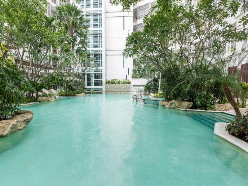 Dusit Suites Hotel Ratchadamri, בנגקוק מראה חיצוני תמונה The pool at the 10th floor